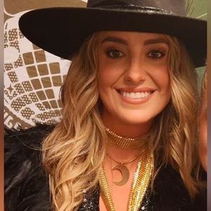 Stevie nicks necklace AS SEEN ON LAINEY WILSON
